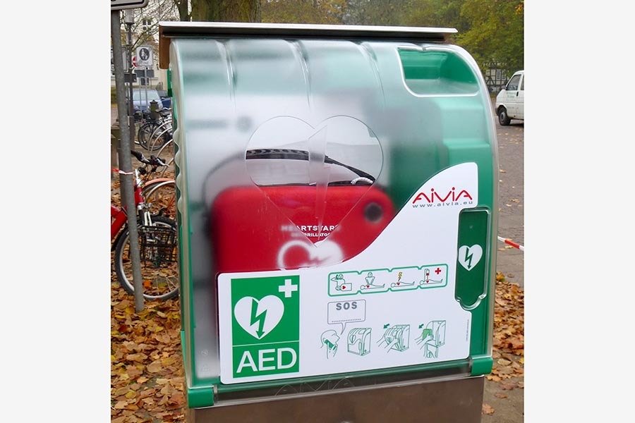 Defibrillator_auf_dem_Spittaplatz.jpg