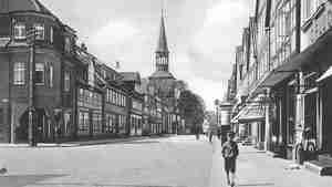 Foto_1_Marktstrasse_in_den_1920er_Jahren__mit_St._Pankratius-Kirche.jpg
